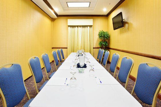 Express & Wilmington-newark By Ihg Hotel 3*